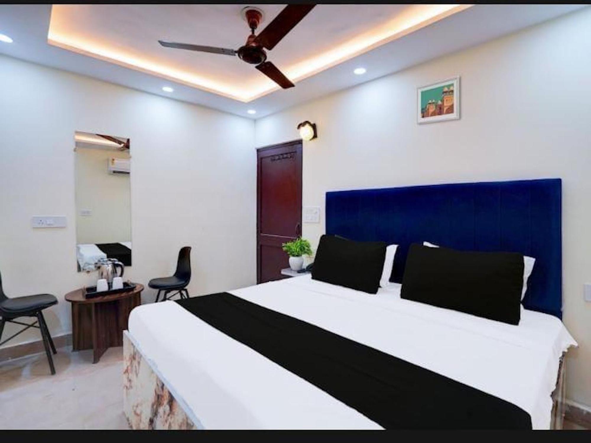 Hotel City Palace New Delhi Exterior photo